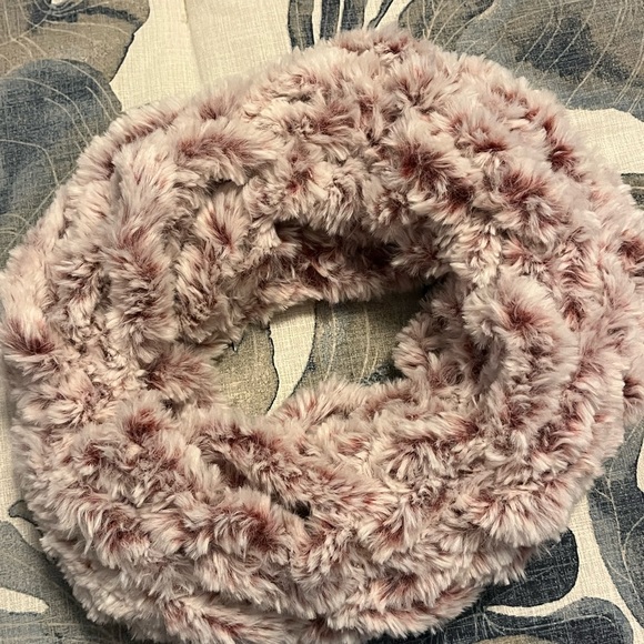 HANDMADE - SOFTEST Cowl Infinity Scarf Arm Knit!! - Picture 2 of 5